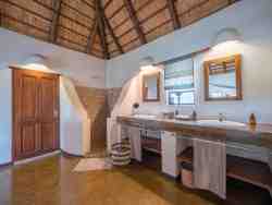 Olifant Villa Suite Bathroom