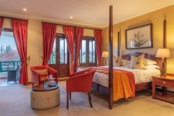 Executive Suite Room 08