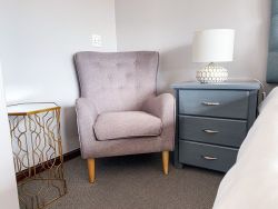 Deluxe First floor unit (5 - 8) - Seating area