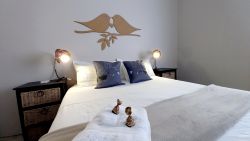 Queen size bed