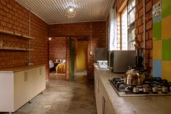 Valley View Cottage Kitchenette 