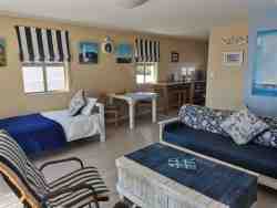 Seagull Lounge and Kitchen