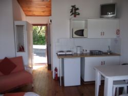 No 4 The Brenton Kitchenette and entrance