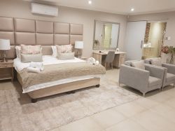 Honeymoon Suite