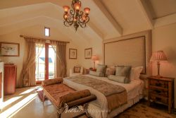 The sumptious furnishings of Manor Executive Suite