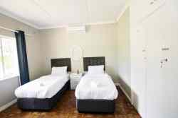 Unit 1 - Twin bedded room