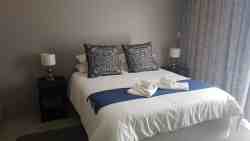 Phoenix Lodge - Queen Luxury.