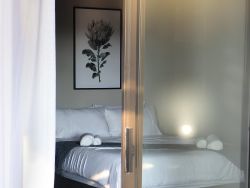 Luxury Queen Room 1