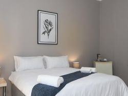 Comfort Queen Room 3