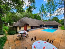Large lapa and swimming pool