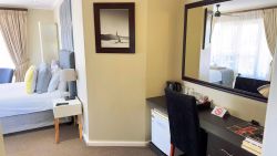 Deluxe Room 2 - desk area