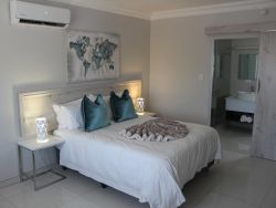 Deluxe (King Size Bed and Sleeper Couch)