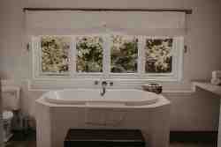 Barnes Room Bathroom