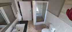 Self-catering unit, Bathroom
Shower and Bathtub, but everyone shares the same bathroom.