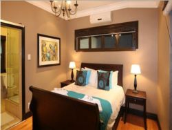 Room 1 - Double room en-suite with Shower