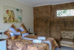 Room 5 on suite