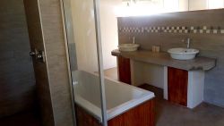 Rocky Hollow Guest House Deluxe Rooms