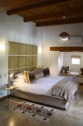 Standard Suite - Suite Africa - Bedroom.