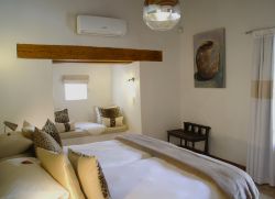 Standard Suite - Suite Africa - Bedroom.