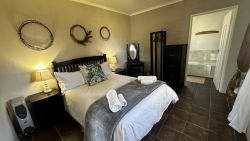 5 Sleeper Cottage Master Bedroom