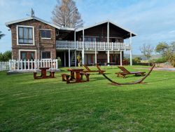 Salt River Lodge - grounds