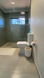 Botanical - Walk in Shower / bathroom