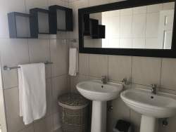 En-suite bathroom to master bedroom