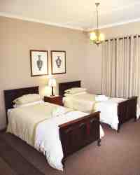 Extra beds in unit 4