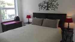 Queen size bed 152 x 200