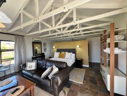 African Whisper Suite