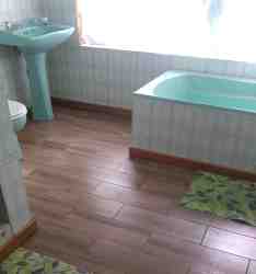 See-View House
en suite bathroom off Main bedroom