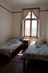 Our Lampe Apartment offers two twin bedrooms, 