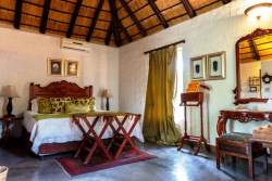 Shikwari Baobab Suite with private bathroom & outdoor shower