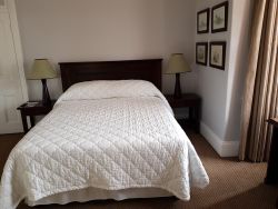 Queen Bed Full Bathroom