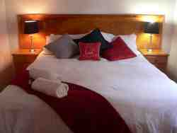 Lobster Chalet - Main bedroom
