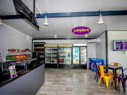 Restaurant/ shops