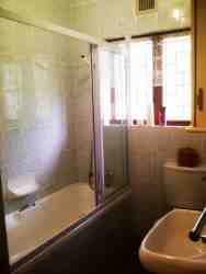 Bathroom Green Suite