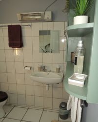 2 bedroom bathroom 
