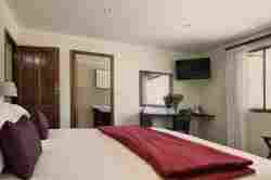 Deluxe Room 3