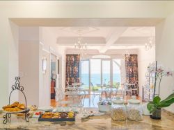 Breakfast at Sunny Cove Manor