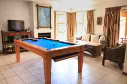 Pool table, 3 bedrooms, 3 bathrooms apartment