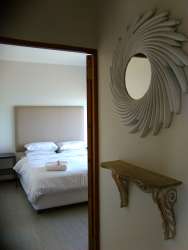 Villa Queen bedroom upstairs