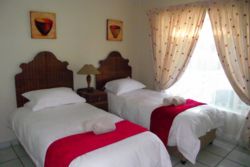 Unit B 2 Bedroom Unit  - Sleeps 4 adults + child