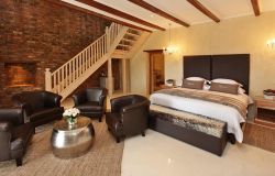 Family Room - Sleep 5