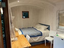 Shepherds Hut - 2 Sleeper Cabin