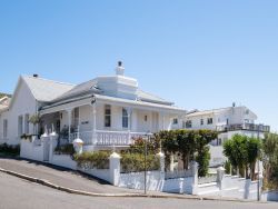 The Pines - Tamboerskloof Luxury Apartment
