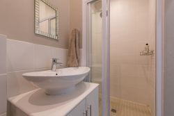 Second Room En-Suite with Shower