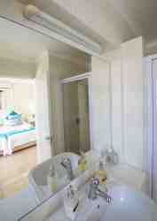 Marine and Seahorse Rooms: Shower Only