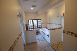 Bathroom master bedroom