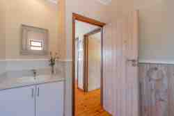 Bathroom vanity
